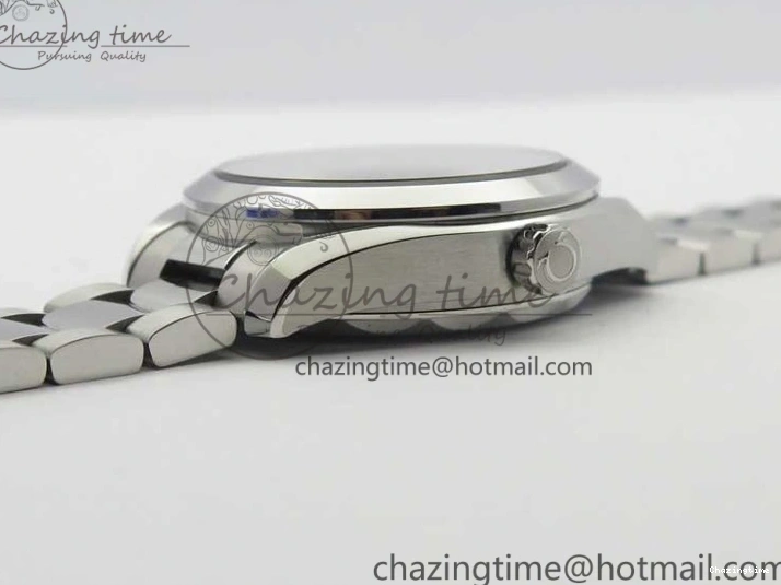0512 Flexible Aqua Terra 150M 34mm Ladies SS VSF 1:1 Best Edition White MOP Dial Diamonds Markers on SS Bracelet A 7930